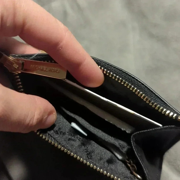 Michael Kors coin pouch with ID card holder - Picture 4 of 5